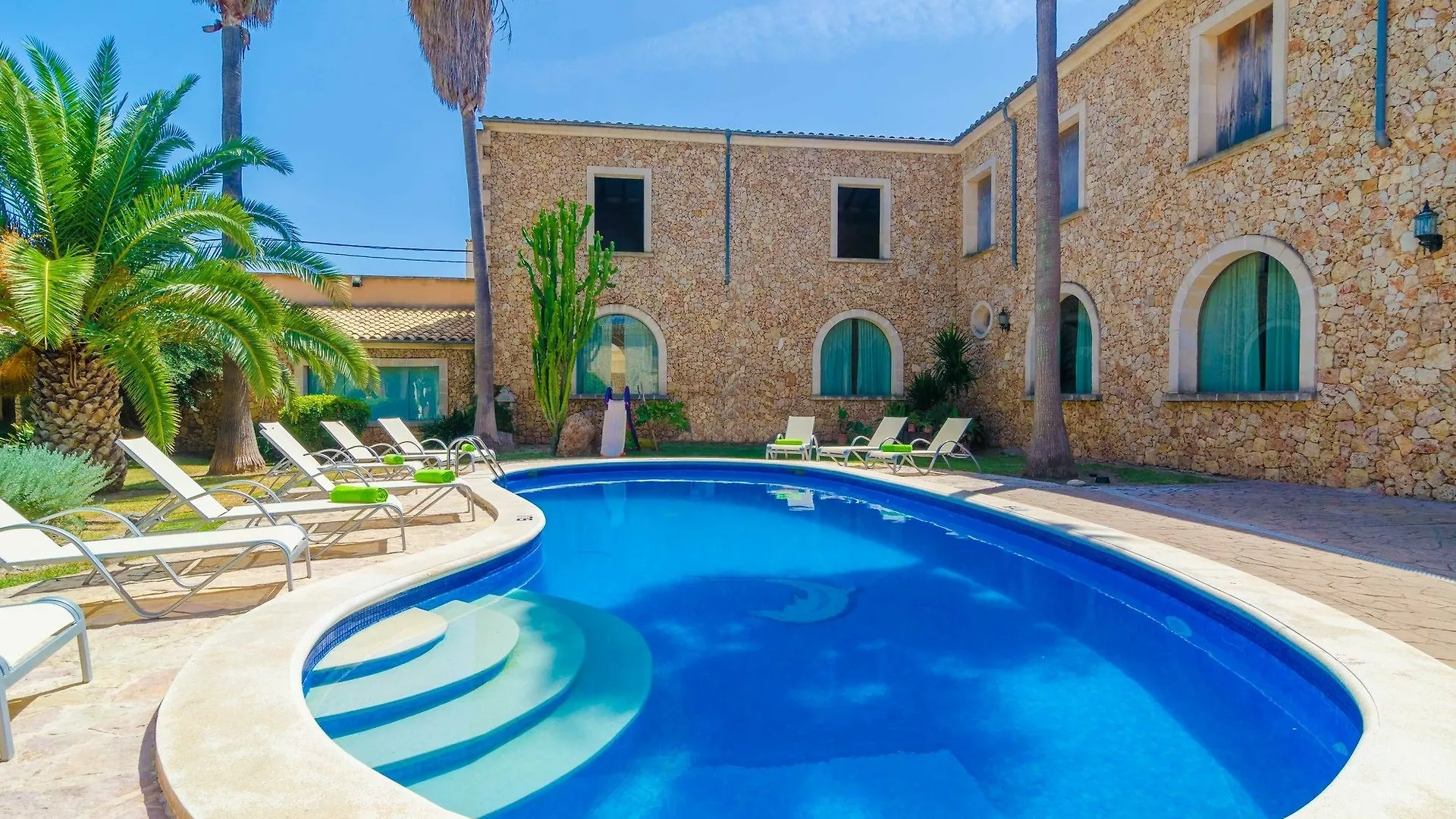 Villa Cas Metge Monjo María de la Salud